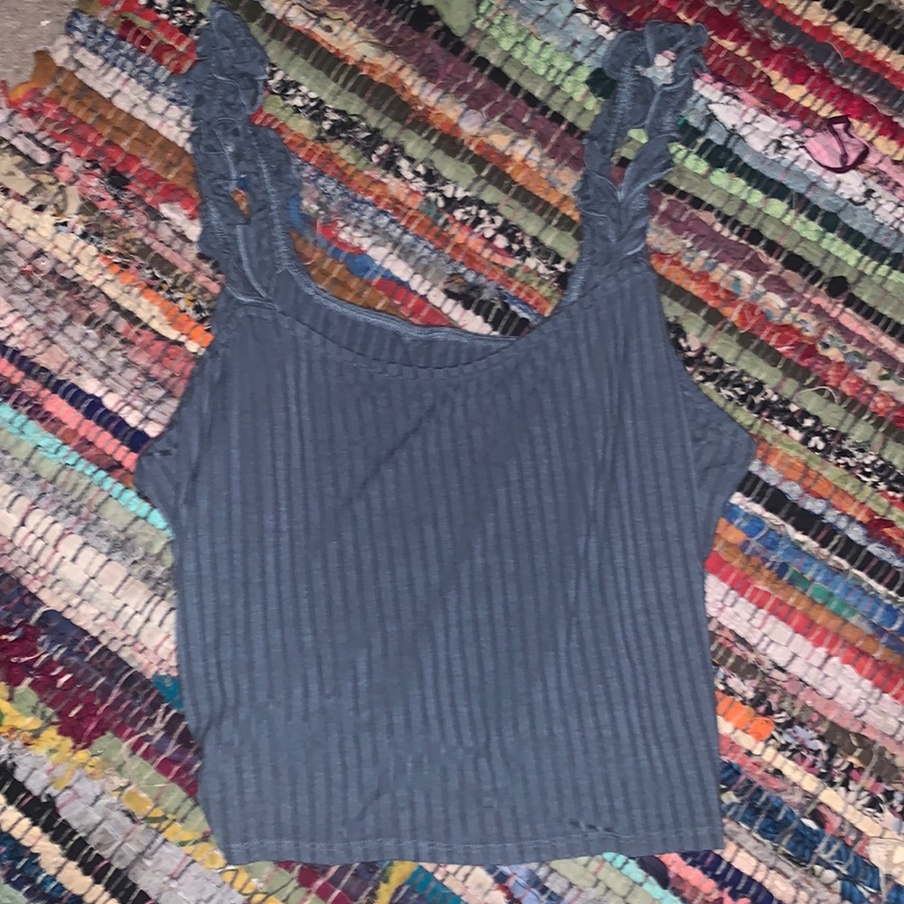 grey/blue flowy crop top